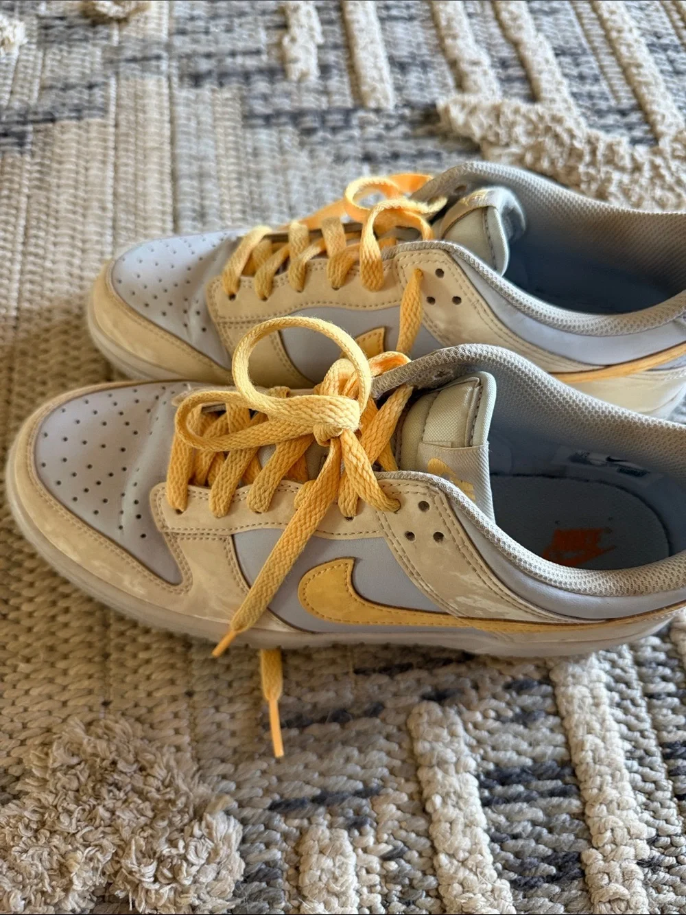 Nike 7Y Low-Top Dunks